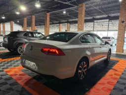 
VOLKSWAGEN PASSAT EXECUTIVE 2.0 TDI 150 CV 4P 6 VEL. full									