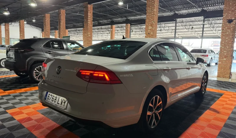 
VOLKSWAGEN PASSAT EXECUTIVE 2.0 TDI 150 CV 4P 6 VEL. full									