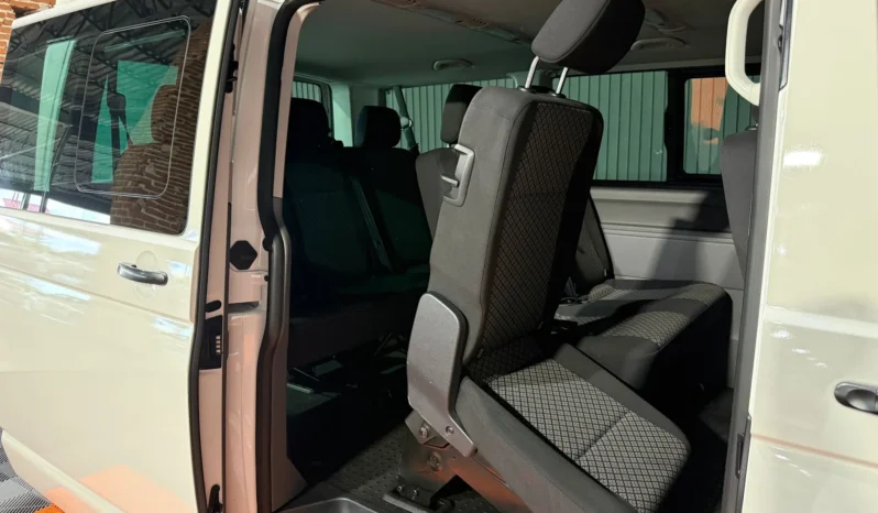 
VOLKSWAGEN CARAVELLE PREMIUM B.C. 2.0 TDI 150 DSG full									