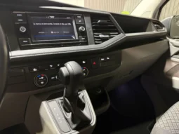 
VOLKSWAGEN CARAVELLE PREMIUM B.C. 2.0 TDI 150 DSG full									
