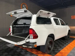 
TOYOTA HILUX DOBLE CABINA 2.4 D-4D GX 150 CV 6VEL 4WD full									