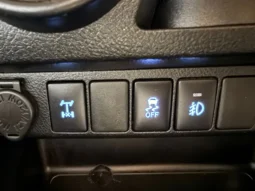 
TOYOTA HILUX DOBLE CABINA 2.4 D-4D GX 150 CV 6VEL 4WD full									