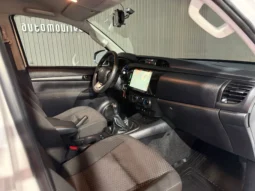 
TOYOTA HILUX DOBLE CABINA 2.4 D-4D GX 150 CV 6VEL 4WD full									