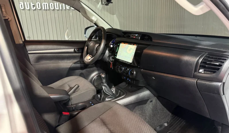 
TOYOTA HILUX DOBLE CABINA 2.4 D-4D GX 150 CV 6VEL 4WD full									