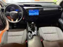 
TOYOTA HILUX DOBLE CABINA 2.4 D-4D GX 150 CV 6VEL 4WD full									