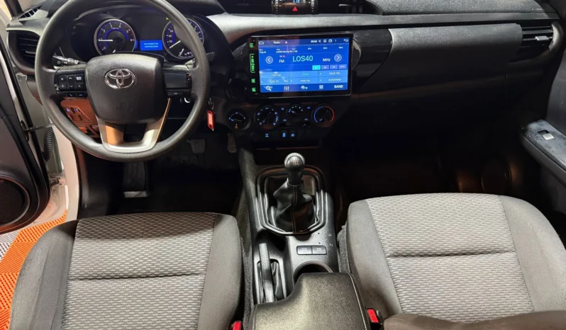 
TOYOTA HILUX DOBLE CABINA 2.4 D-4D GX 150 CV 6VEL 4WD full									