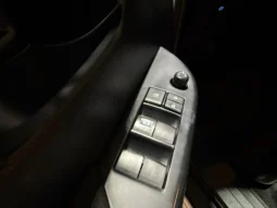 
TOYOTA HILUX DOBLE CABINA 2.4 D-4D GX 150 CV 6VEL 4WD full									