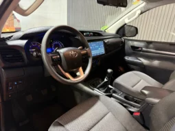 
TOYOTA HILUX DOBLE CABINA 2.4 D-4D GX 150 CV 6VEL 4WD full									