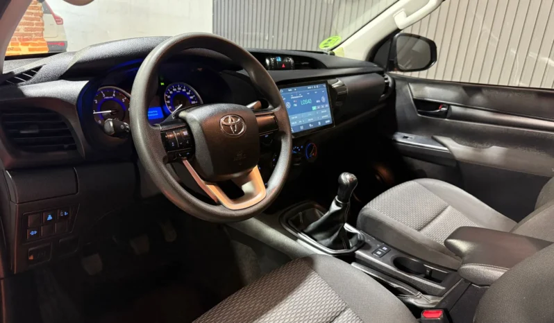 
TOYOTA HILUX DOBLE CABINA 2.4 D-4D GX 150 CV 6VEL 4WD full									