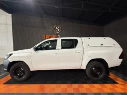 
TOYOTA HILUX DOBLE CABINA 2.4 D-4D GX 150 CV 6VEL 4WD full									