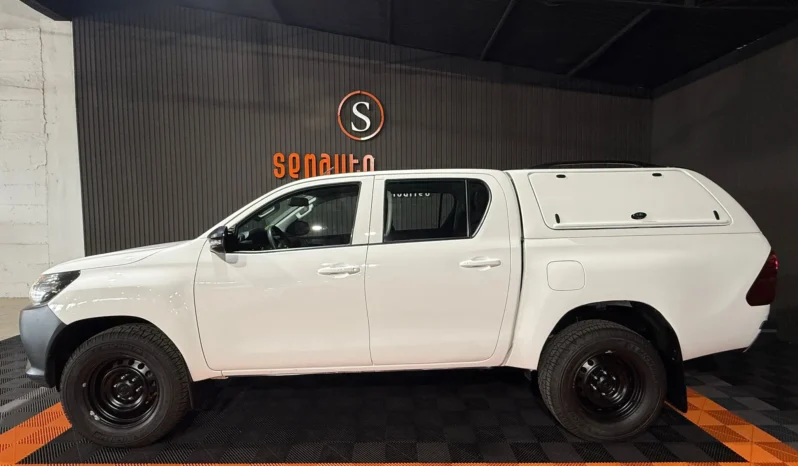 
TOYOTA HILUX DOBLE CABINA 2.4 D-4D GX 150 CV 6VEL 4WD full									