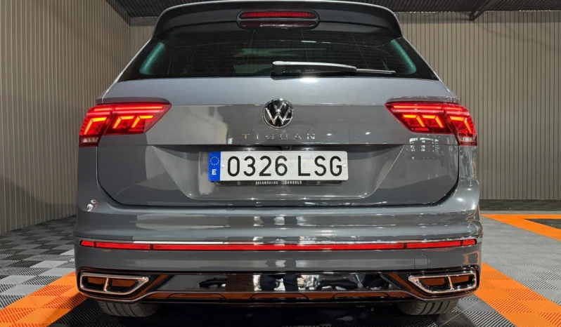 
VOLKSWAGEN TIGUAN R-LINE 2.0 TDI 150 CV DSG full									