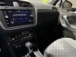 
VOLKSWAGEN TIGUAN R-LINE 2.0 TDI 150 CV DSG full									
