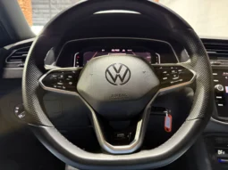 
VOLKSWAGEN TIGUAN R-LINE 2.0 TDI 150 CV DSG full									