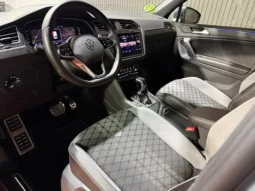 
VOLKSWAGEN TIGUAN R-LINE 2.0 TDI 150 CV DSG full									