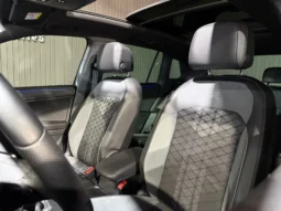 
VOLKSWAGEN TIGUAN R-LINE 2.0 TDI 150 CV DSG full									