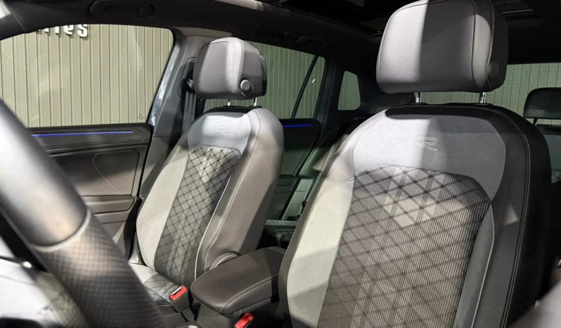 
VOLKSWAGEN TIGUAN R-LINE 2.0 TDI 150 CV DSG full									