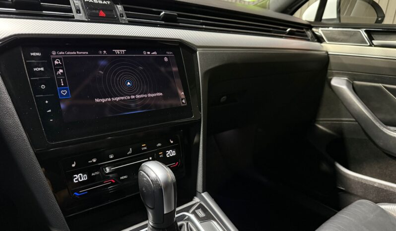 
VOLKSWAGEN PASSAT R-LINE VARIANT 2.0 TDI 150 CV DSG full									