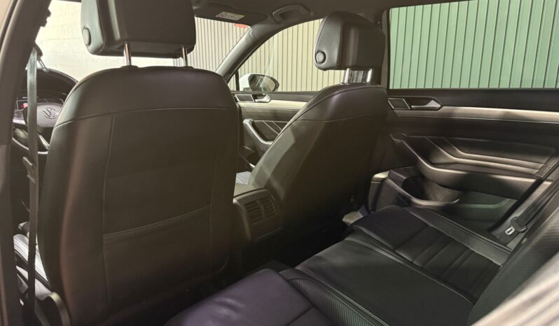 
VOLKSWAGEN PASSAT R-LINE VARIANT 2.0 TDI 150 CV DSG full									