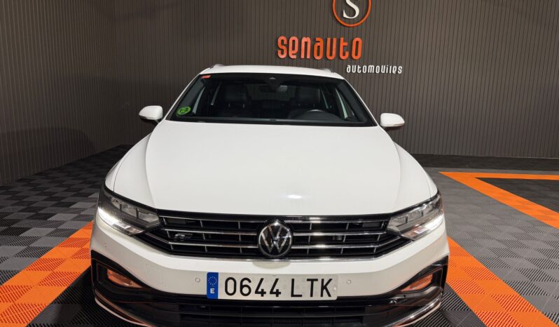 
VOLKSWAGEN PASSAT R-LINE VARIANT 2.0 TDI 150 CV DSG full									