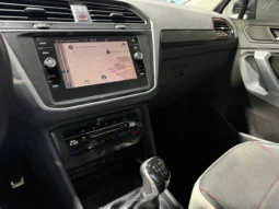 
VOLKSWAGEN TIGUAN URBAN SPORT 2.0 TDI 150 CV 6 VELOC. full									