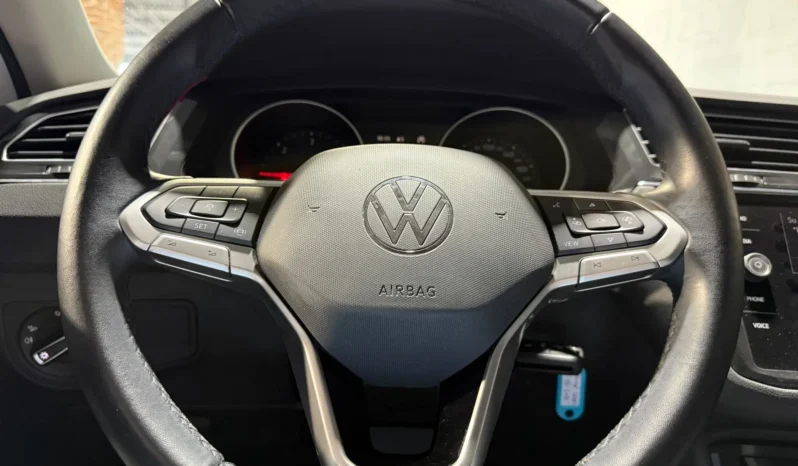 
VOLKSWAGEN TIGUAN URBAN SPORT 2.0 TDI 150 CV 6 VELOC. full									