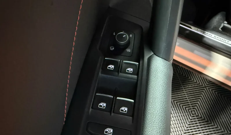 
VOLKSWAGEN TIGUAN URBAN SPORT 2.0 TDI 150 CV 6 VELOC. full									