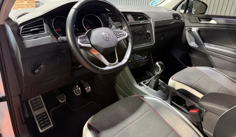 
VOLKSWAGEN TIGUAN URBAN SPORT 2.0 TDI 150 CV 6 VELOC. full									