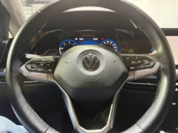 
VOLKSWAGEN GOLF 8 LIFE 2.0 TDI 150 CV 5P DSG full									