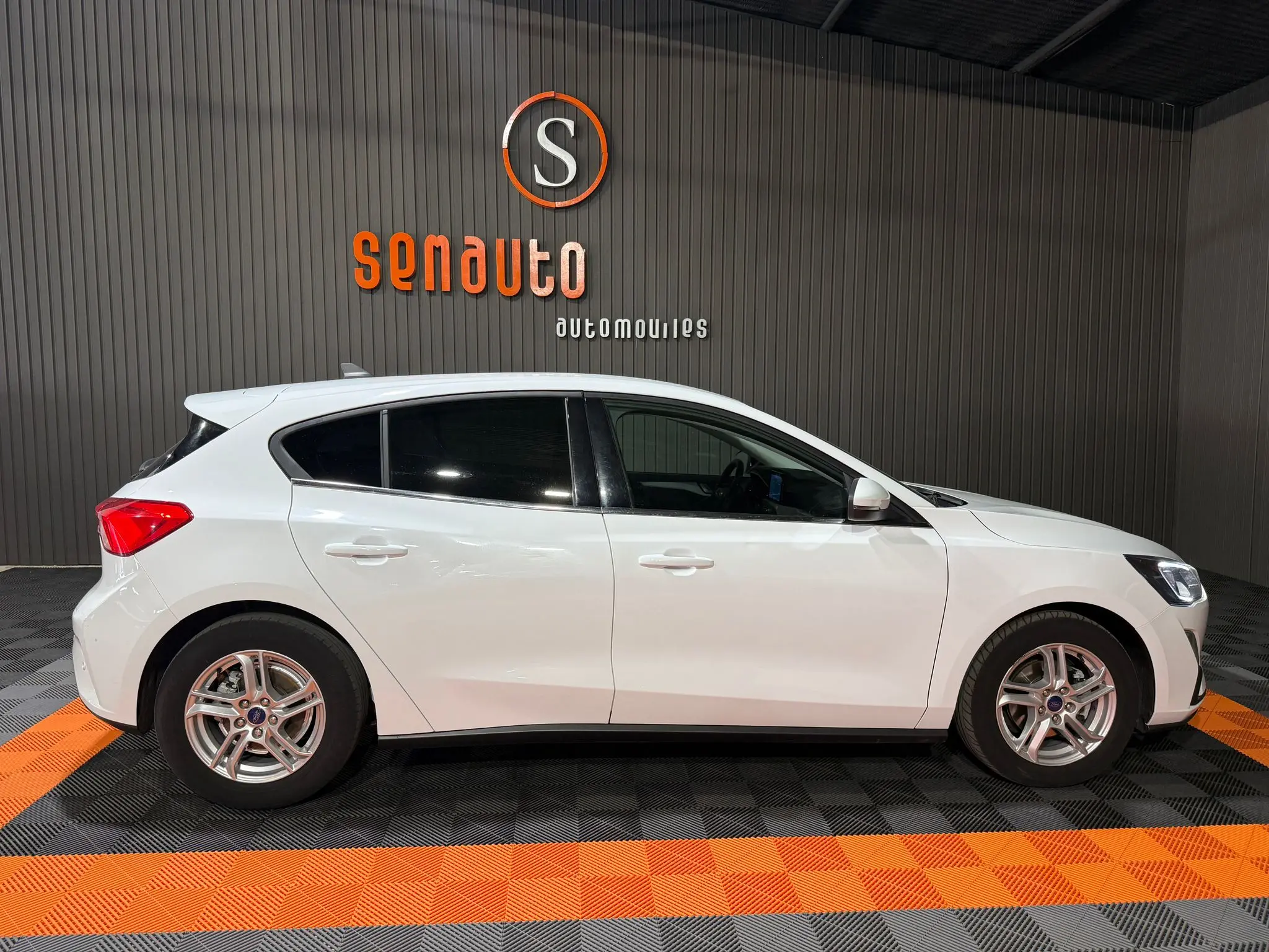 FORD FOCUS TREND + 1.5 TDCI 120CV 5P 6VEL