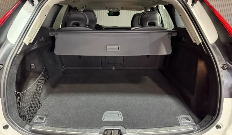
VOLVO XC60 INSCRIPTION B4 197CV AUT. full									