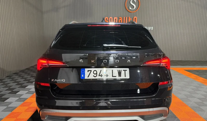 
SKODA KAMIQ SPORT1.0 TSI 110CV DSG full									