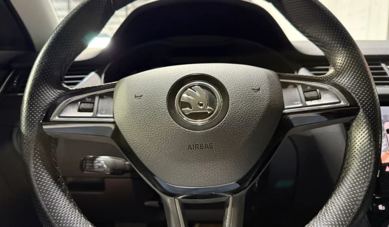 
SKODA OCTAVIA STYLE COMBI 2.0 TDI 150CV DSG full									