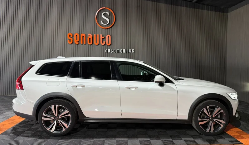 
VOLVO V60 CROSS COUNTRY 2.0 D4 AUTO PRO 190CV AWD full									