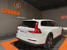 
VOLVO V60 CROSS COUNTRY 2.0 D4 AUTO PRO 190CV AWD full									