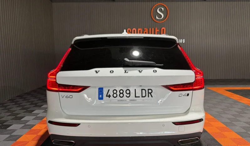 
VOLVO V60 CROSS COUNTRY 2.0 D4 AUTO PRO 190CV AWD full									