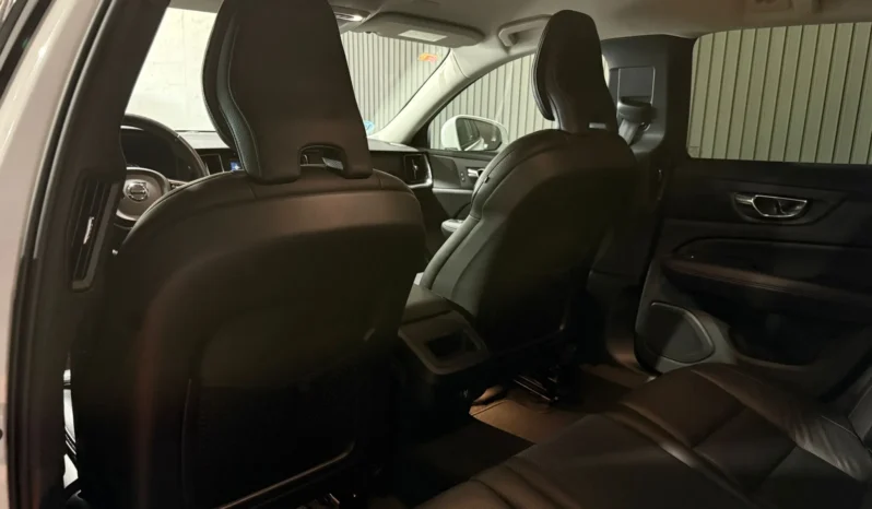 
VOLVO V60 CROSS COUNTRY 2.0 D4 AUTO PRO 190CV AWD full									