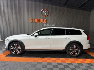 VOLVO V60 CROSS COUNTRY 2.0 D4 AUTO PRO 190CV AWD