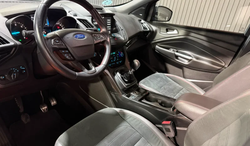 
FORD KUGA ST-LINE 2.0 TDCI 150 CV 6 VEL full									