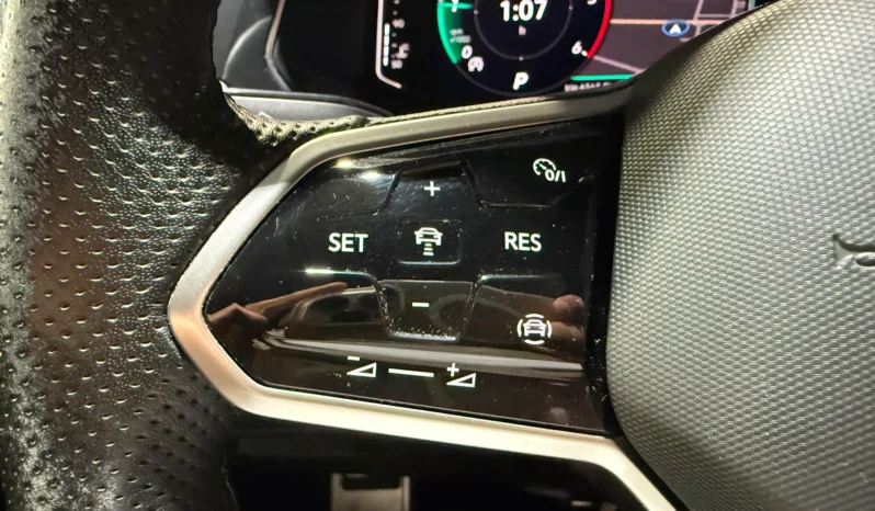 
VOLKSWAGEN TIGUAN R-LINE 2.0 TDI 200CV DSG 4MOTION full									