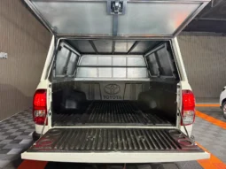 
TOYOTA HILUX DOBLE CABINA 2.4 D-4D GX 150 CV 6VEL 4WD full									