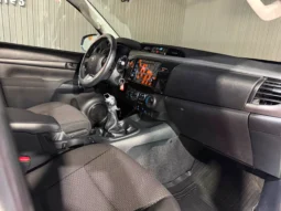 
TOYOTA HILUX DOBLE CABINA 2.4 D-4D GX 150 CV 6VEL 4WD full									