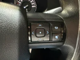 
TOYOTA HILUX DOBLE CABINA 2.4 D-4D GX 150 CV 6VEL 4WD full									