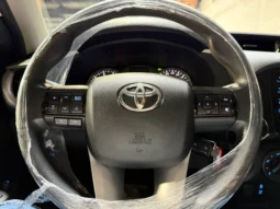 
TOYOTA HILUX DOBLE CABINA 2.4 D-4D GX 150 CV 6VEL 4WD full									