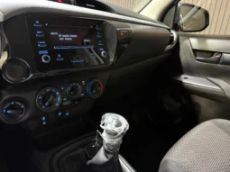 
TOYOTA HILUX DOBLE CABINA 2.4 D-4D GX 150 CV 6VEL 4WD full									