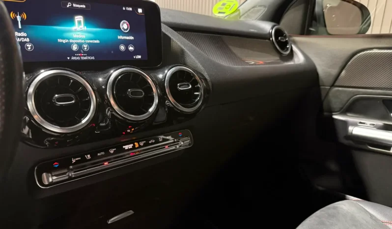 
MERCEDES GLA 200d AMG 150CV AUT. full									