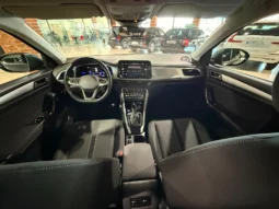 
VOLKSWAGEN T-ROC LIFE 2.0 TDI 150CV DSG full									