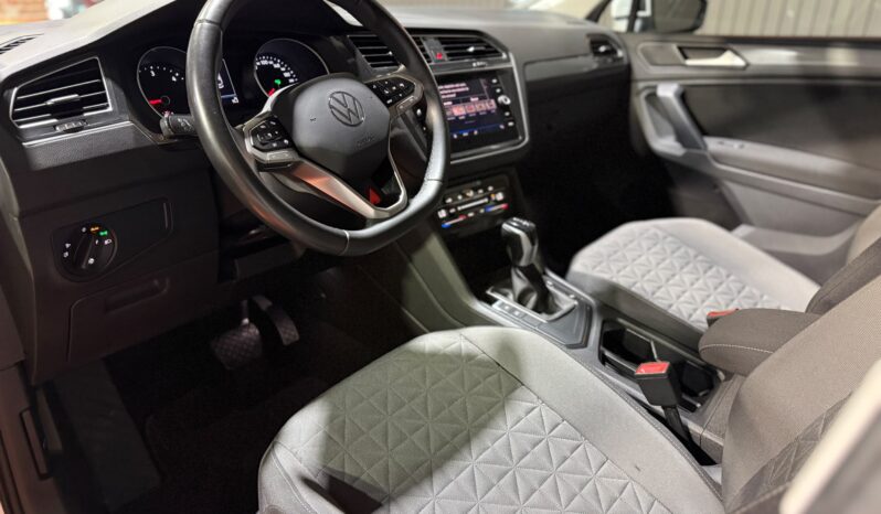 
VOLKSWAGEN TIGUAN LIFE 2.0 TDI 150CV DSG full									