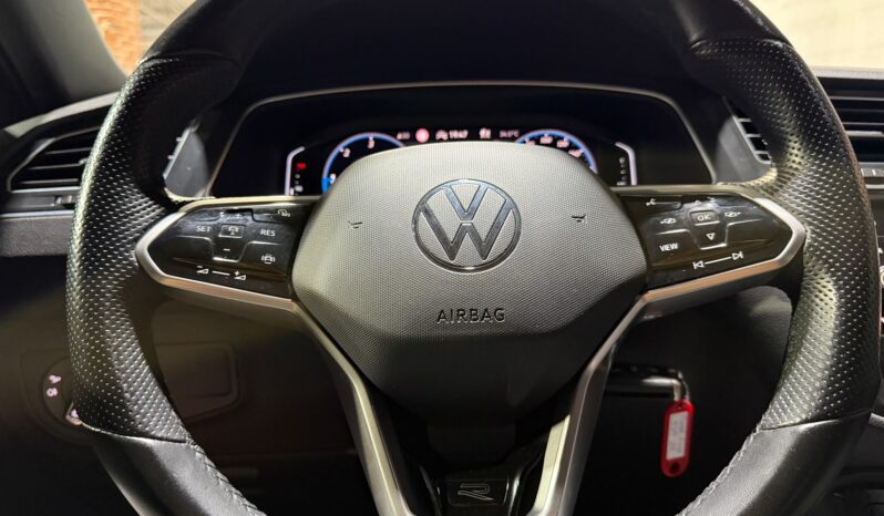 
VOLKSWAGEN TIGUAN R-LINE 2.0 TDI 150CV DSG full									