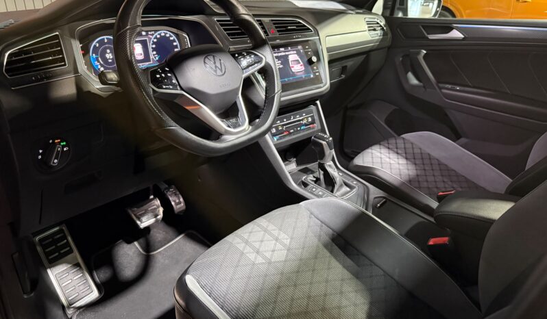 
VOLKSWAGEN TIGUAN R-LINE 2.0 TDI 150CV DSG full									